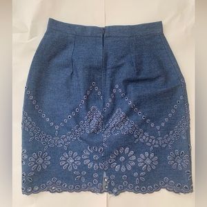 Lorena Conti Paris. 99% Cotton 1% Lycra. Denim material. Intricate design.